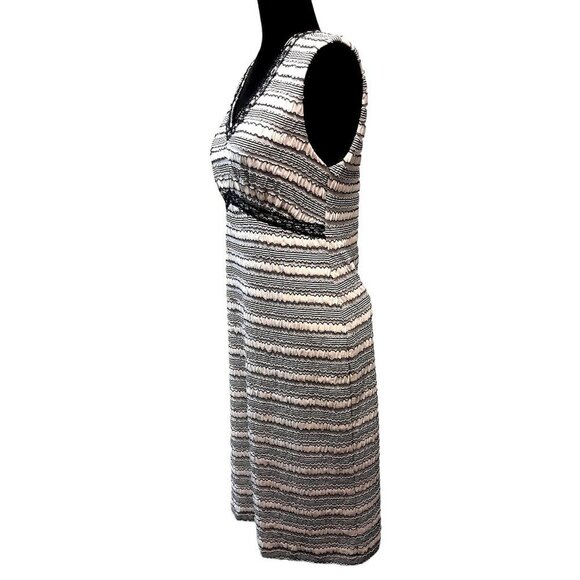 Rabbit Rabbit Rabbit Designs V-Neck Ruffle Dress Size 10 - Picture 2 of 10